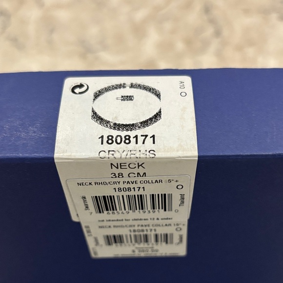 Swarovski Crystal Silver Necklace - Picture 8 of 8